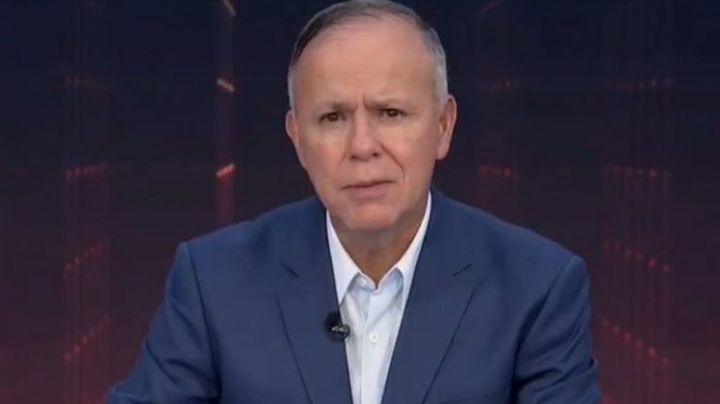 Ciro Gómez Leyva se vacuna contra Covid-19; describe el hecho como "extraordinario"