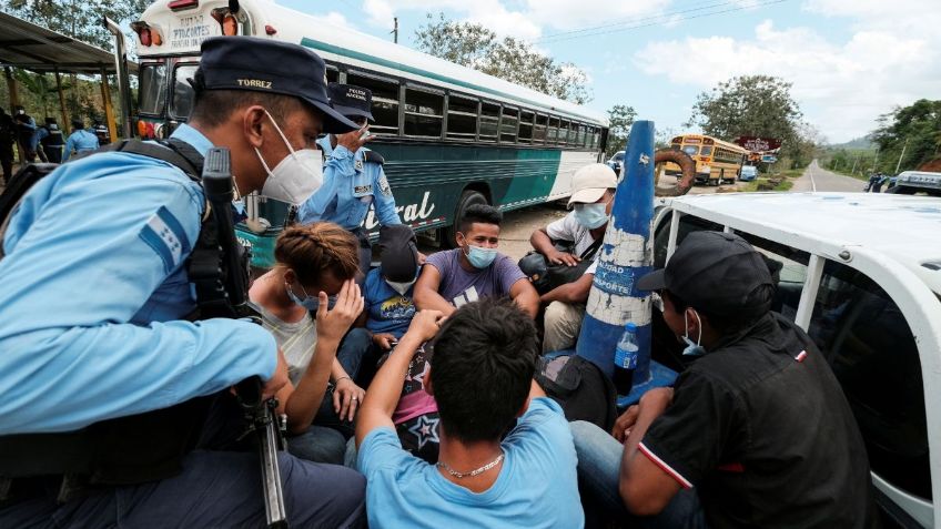 Policía de Honduras frenan caravana migrante que planeaba llegar a Estados Unidos