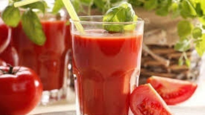 ¿No puedes dormir? Este jugo de jitomate y lechuga te ayudará a conciliar el sueño