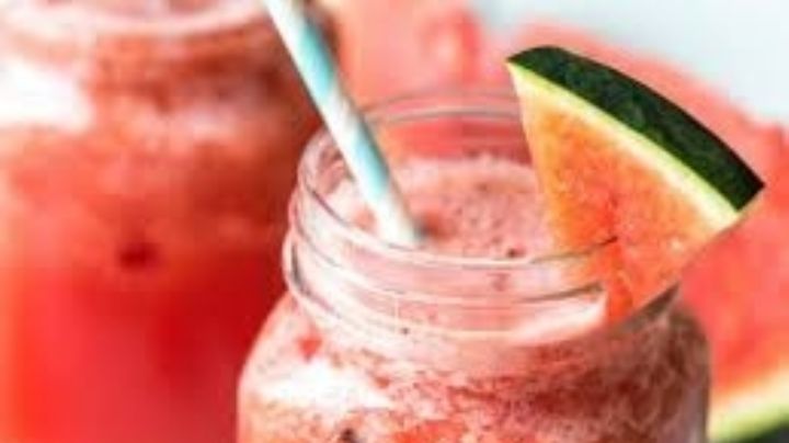 Deleita tu paladar con un increíble frappé de sandía con vino rosado