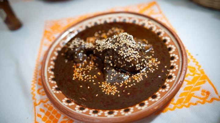 Torta ahogada, mole y pozole: Conoce los platillos más representativos de México