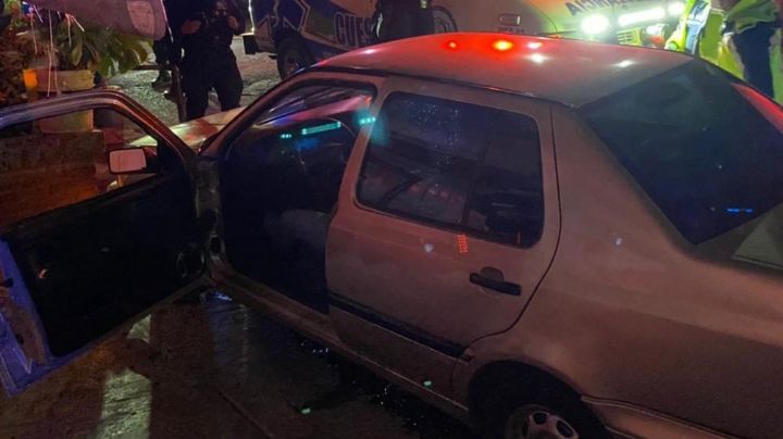 De varios balazos, hombre muere dentro de su auto; fue alcanzado por los sicarios