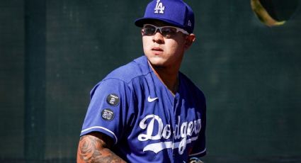 Julio Urías levanta la mano por un lugar en la rotación de lanzadores de los Dodgers de Los Ángeles