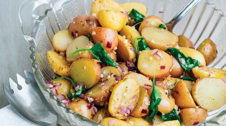 ¡Semana Santa con botana! Esta ensalada de papa con chile se convertirá en tu preferida