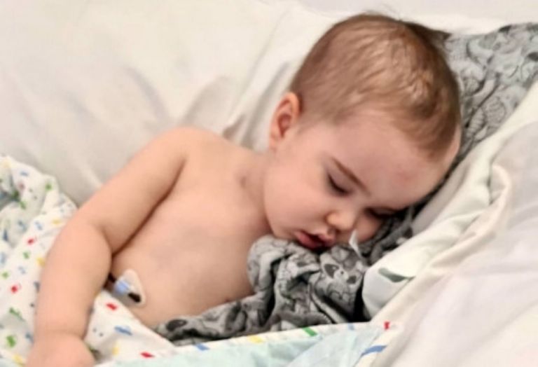 Kasper McMullen tenía un tumor cerebral del tamaño de una mandarina