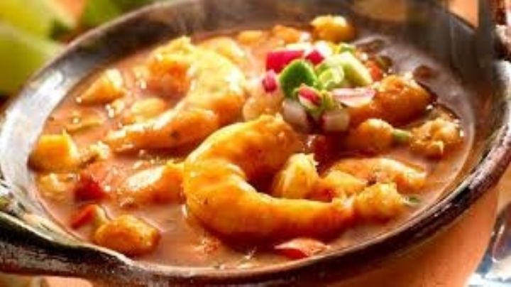 Vive una Cuaresma muy mexicana con este exquisito pozole de camarón