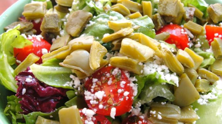 ¿Hambre? Esta ensalada de nopales con queso se convertirá en tu salvación esta Cuaresma