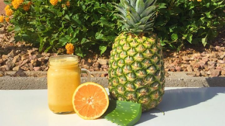 Logra tener un vientre plano con este nutritivo jugo de piña con aloe vera