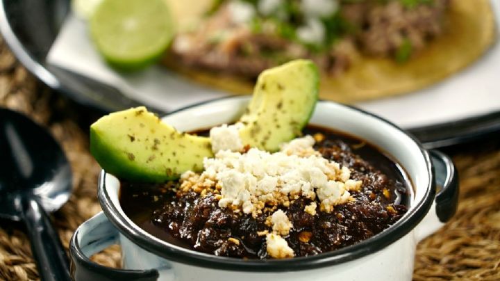 Acompaña tus recetas favoritas de la Semana Santa con esta picante salsa borracha