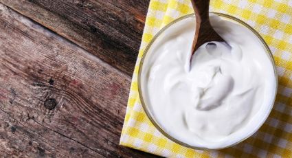 Completa tus desayunos de la semana con este yogurt griego hecho en casa