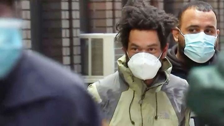 Arrestan a latino por amenazar a un asiático que resultó ser un policía encubierto