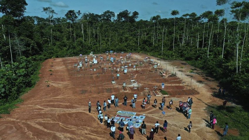 Gobierno de Perú sepulta a víctimas de Covid-19 en fosa clandestina sin permiso de sus familias
