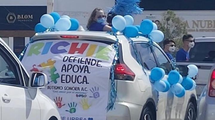 Sonorenses se manifiestan para hacer conciencia sobre el autismo: ''Salimos a ser visibles''