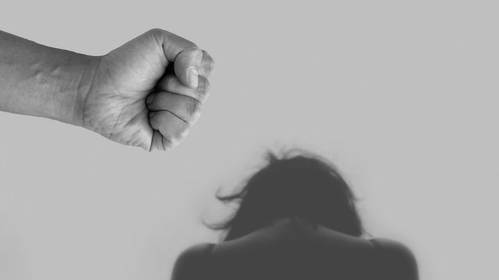 Hombre viola a su expareja en hotel; la había citado para conversar acerca de su hijo