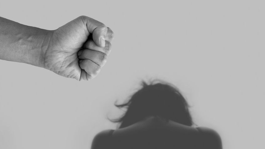 Hombre viola a su expareja en hotel; la había citado para conversar acerca de su hijo