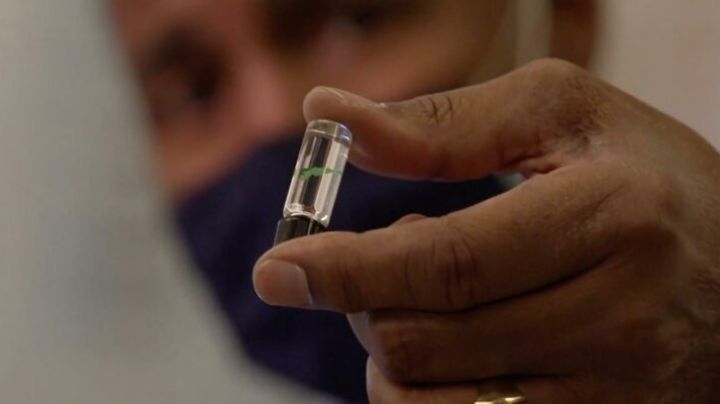 Pentágono desarrolla un microchip que se inserta bajo la piel para detectar Covid-19