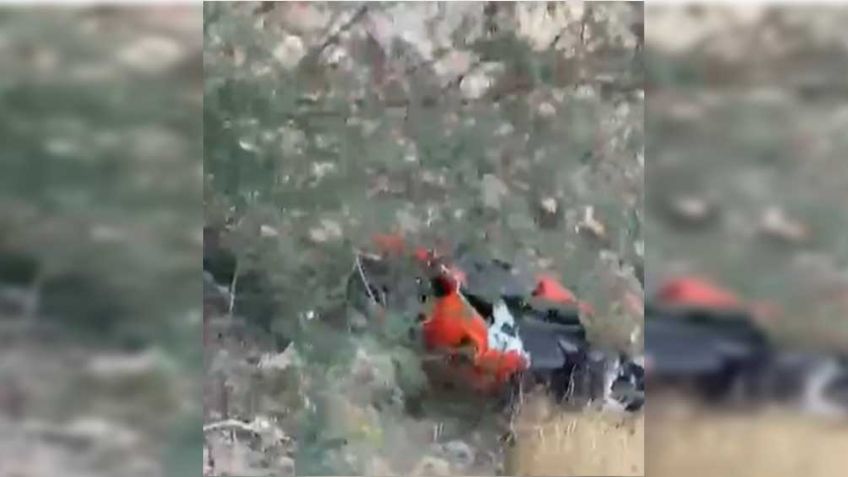 Muere motociclista en carretera a Ures; salió volando y se estrelló contra unas rocas