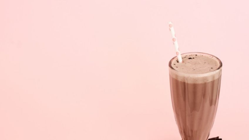 Consiéntete sin perder la figura con esta malteada de chocolate baja en calorías