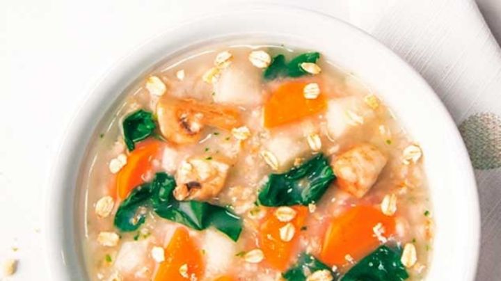 Logra bajar de peso mientras comes delicioso con una sabrosa sopa de avena