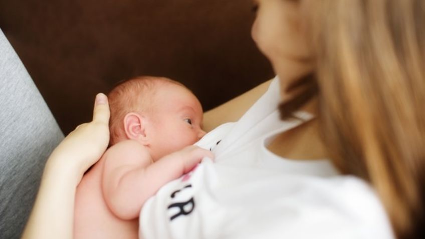 Pese a infección por Covid-19 de madres, expertos recomiendan la lactancia materna