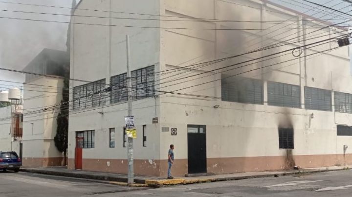 Golpean a profesores de la CNTE e incendian sus instalaciones en Michoacán