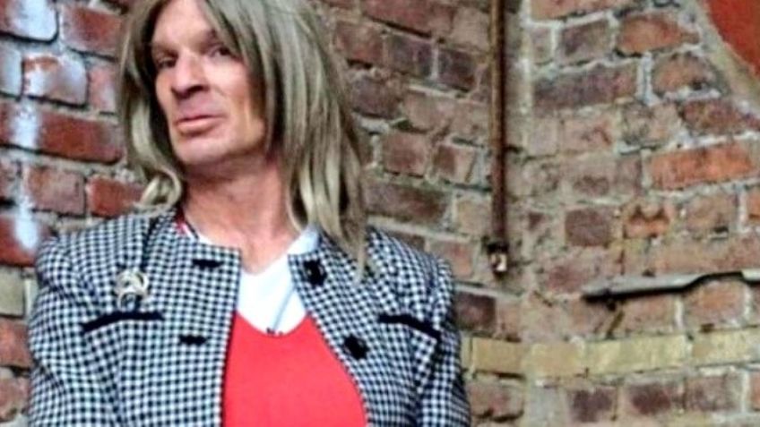 Ella sueña con ser monja; la Iglesia no le permite ordenarse en un convento porque es trans