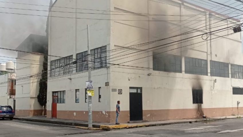 Golpean a profesores de la CNTE e incendian sus instalaciones en Michoacán