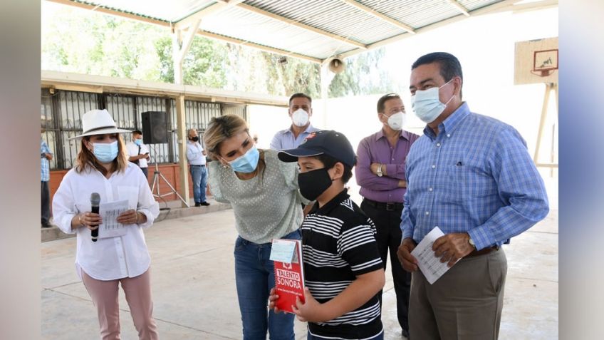 Claudia Pavlovich supervisa la entrega de apoyos a estudiantes de zonas rurales de Hermosillo