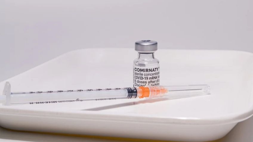 Pfizer: Vacunados contra coronavirus podrían requerir una tercera dosis, afirma el director