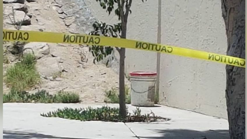 Terror en Tijuana: Junto a narcomanta, localizan dos cabezas humanas dentro de una cubeta