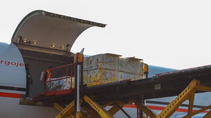 Covid-19: México recibe nuevo embarque con más de 300 mil dosis de la vacuna Pfizer