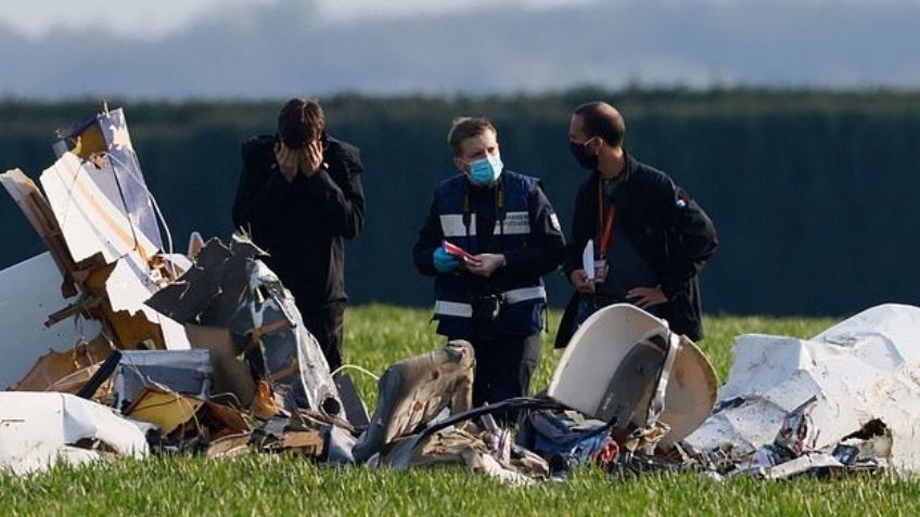 Trágico accidente en Francia: Avioneta se estrella y mueren cuatro personas; quedó despedazada
