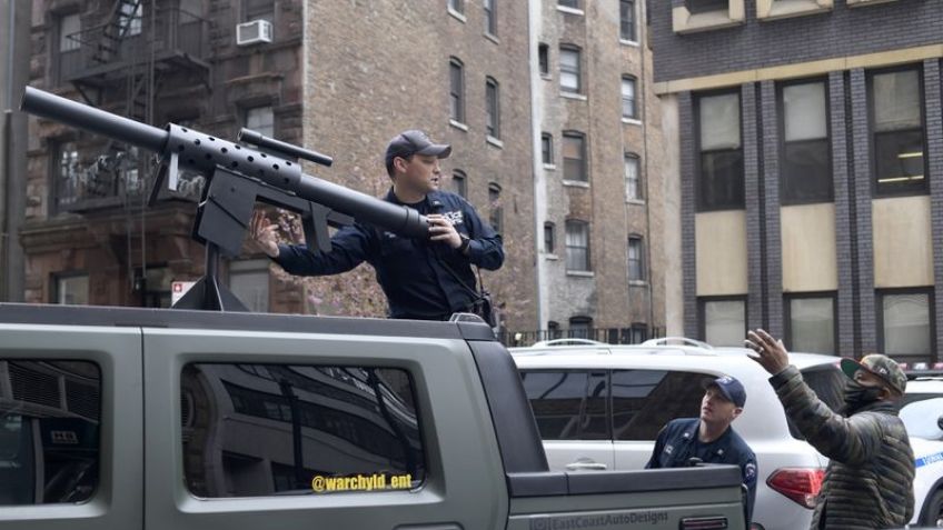 Confunden a rapero con terrorista; viajaba con un cañón de aire para lanzar playeras de su marca