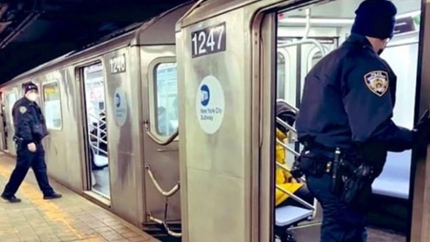 Arrestan a un latino por golpear a dos jóvenes en el metro; a uno lo aventó a las vías