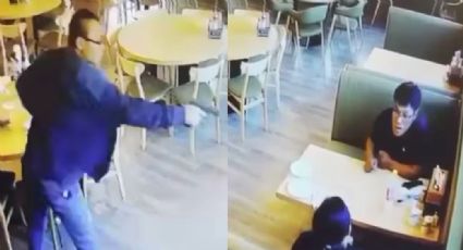 FUERTE VIDEO: ¡A sangre fría! Irrumpe en restaurante y ejecuta a tiros a su esposa y a su amigo