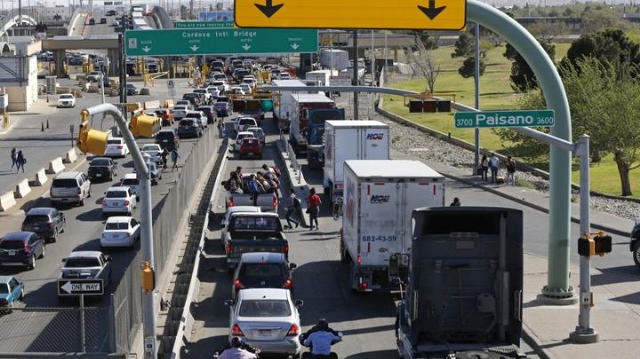 Mantendrán cerrada la frontera entre México y Estados Unidos para "viajes no esenciales"