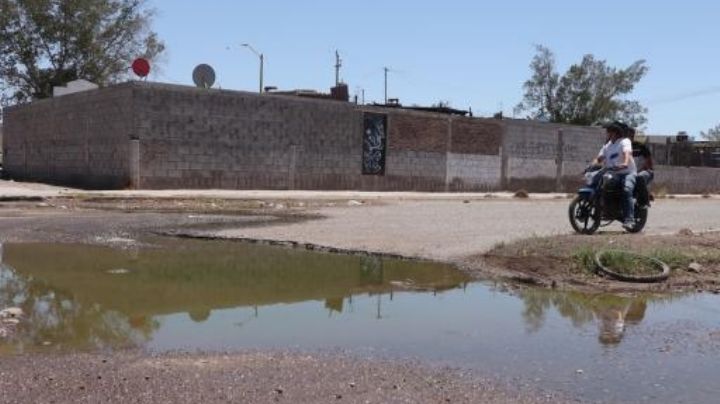 ¡Urge solución! Aguas negras abundan en la colonia Las Haciendas