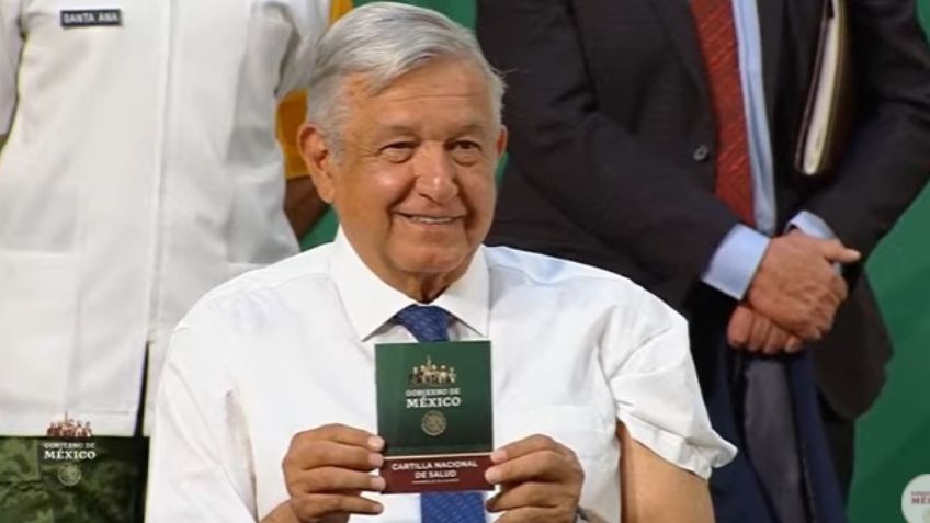 "No dolió, tiene buena mano": Así fue la vacunación contra Covid-19 de AMLO