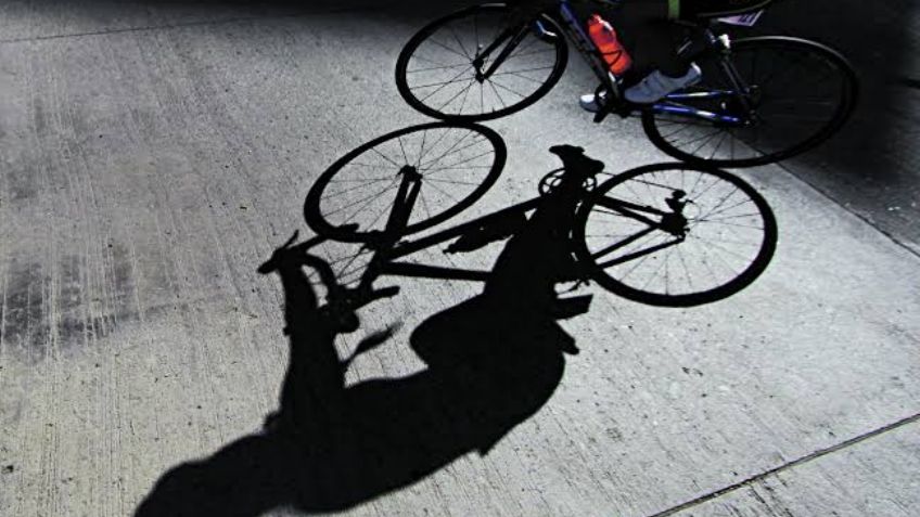 ¡Tragedia! Conductor arrolla a un menor que viajaba en bicicleta y se da a la fuga