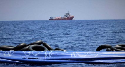 Tragedia marítima: Barco con migrantes se vuelca en el Mediterráneo; hay 130 muertos