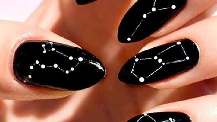 Lleva las estrellas en la punta de tus dedos con estos increíbles diseños de uñas postizas