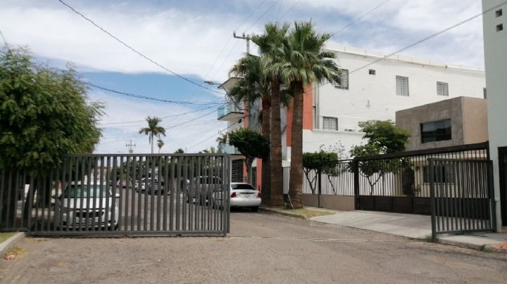 Sonora: Cierre de calle provoca conflicto vecinal en la capital del estado