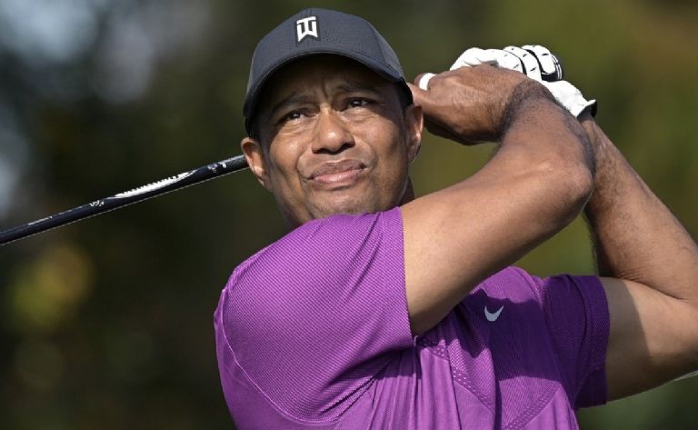 Tiger Woods establece nuevo récord al superar el corte en el Masters de Augusta