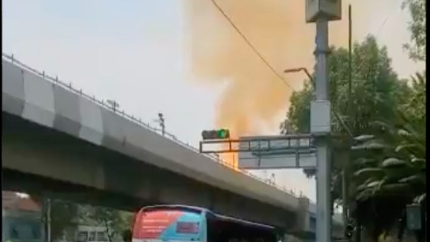 Arde Metro de la CDMX: Se registra incendio por cortocircuito en las vías de la línea elevada