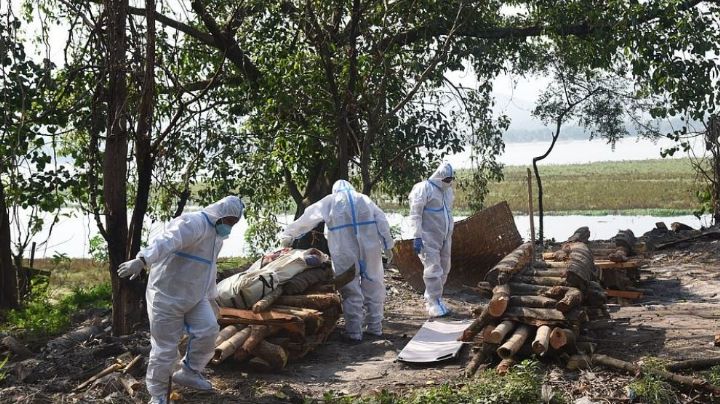 FUERTES IMÁGENES: Segunda ola de Covid-19 mataría a más de 5 mil personas por día en India