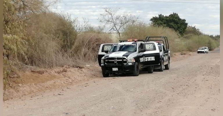 Autoridades llegan al sitio del crimen
