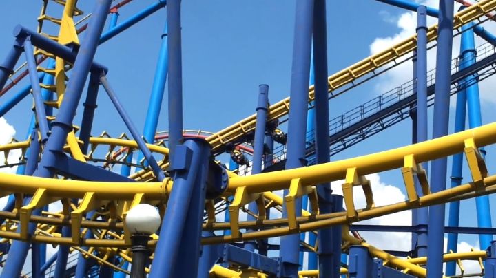 Confiscan subametralladora a jóvenes; intentaban ingresarla a Six Flags en CDMX