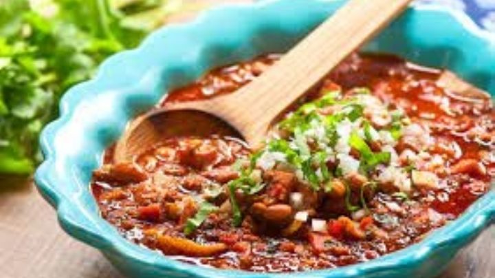 Acompaña tus platillos preferidos con estos deliciosos frijoles charros