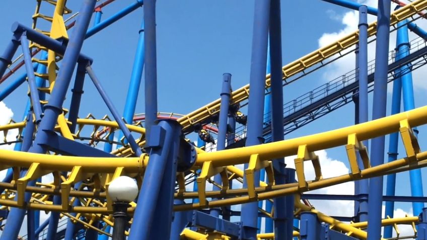 Confiscan subametralladora a jóvenes; intentaban ingresarla a Six Flags en CDMX