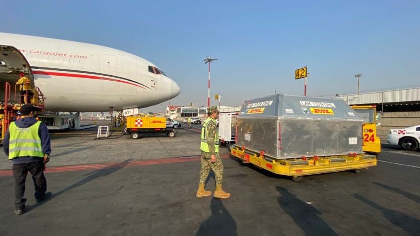 Covid-19: Llegan casi 500 mil dosis de la vacuna de Pfizer a México